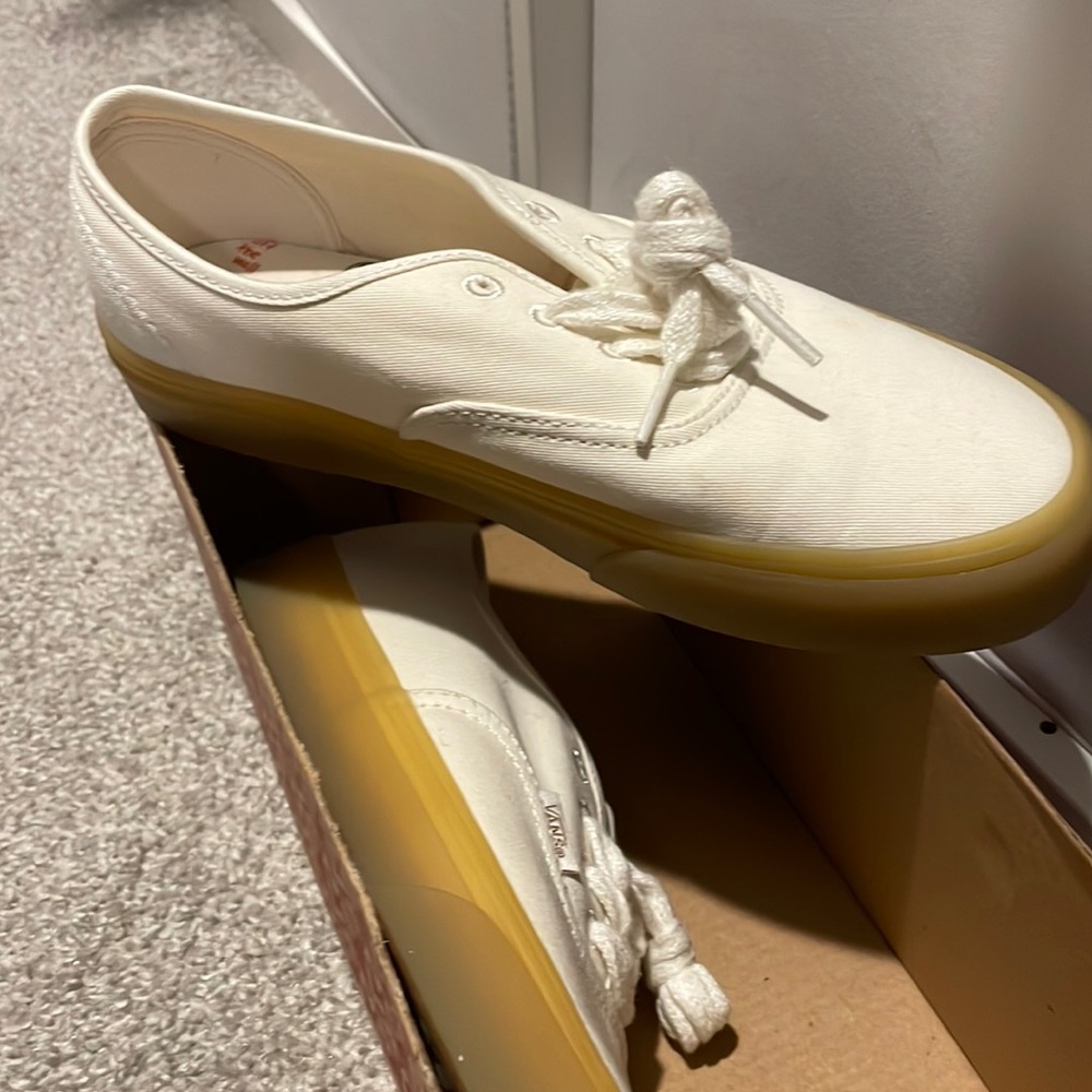 Van’s Eco friendly edition crème size 7.5 women’s